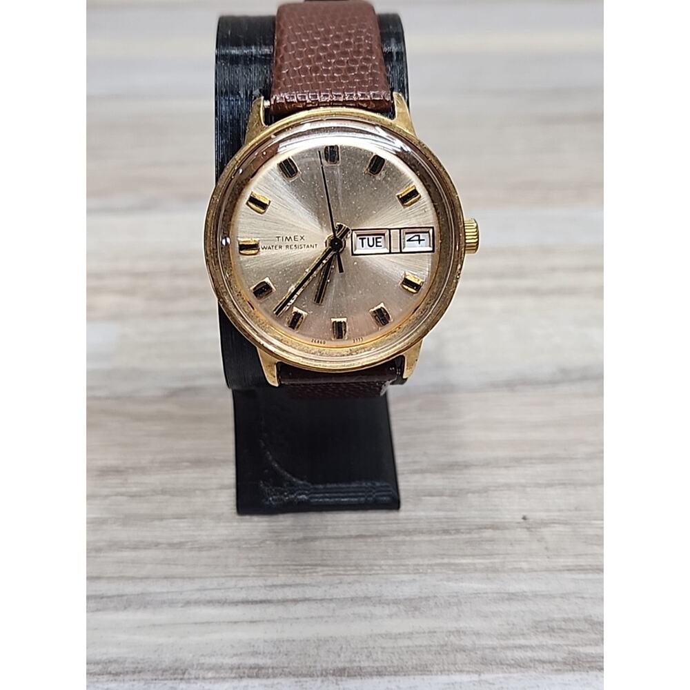 1973 Timex Marlin Day Date Men Watch New Band, Keeps Time, Manual Wind.